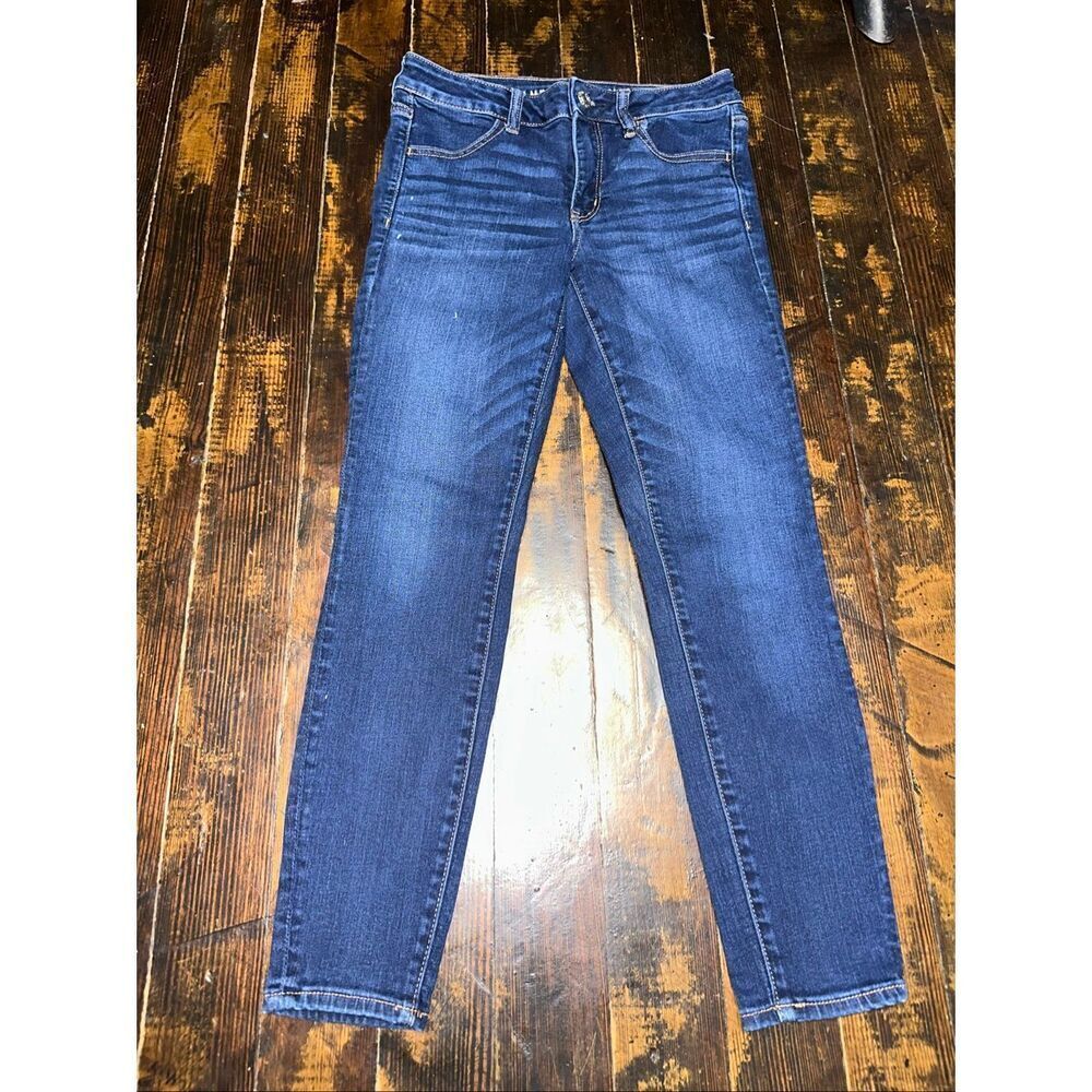 American Eagle 8 short destroyed stretch normcore jeggings